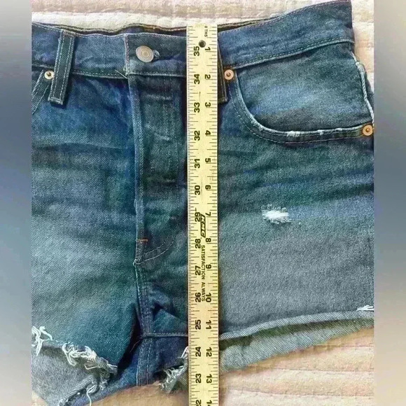 Women’s Levi’s 501 Button Fly Denim Cutoff Shorts - Size 29 - Picture 4 of 12